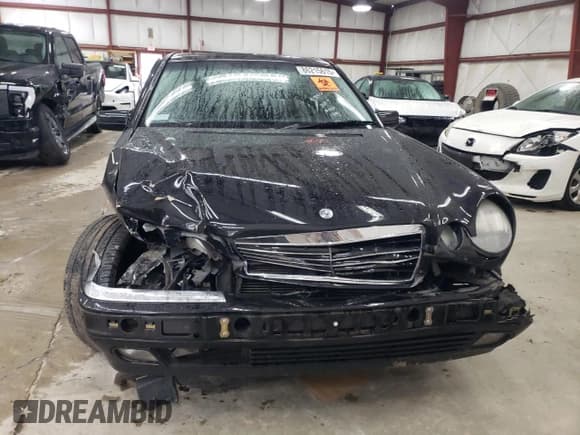 ✅ 1999 Mercedes-Benz E 320 • VIN: WDBJF82H7XX023926 • Лот: 86215615. Опубликован ранее на Copart с пробегом Не указан. Бесплатный доступ к архиву аукционных продаж из США и подробный отчёт об истории автомобиля на DreamBid. Изображение 5.