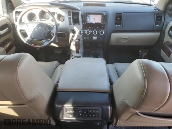 ✅ 2012 Toyota Sequoia Platinum • VIN: 5TDDW5G16CS067277 • Lot: 86861415. Listed on Copart with 201,754 mi. Free auction sales archive from the USA and detailed vehicle history report at DreamBid. Image 8.