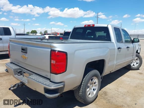 ✅ 2019 Chevrolet Silverado 1500 LT • VIN: 2GCRCPECXK1135990 • Lot: 42414230. Wystawiony na IAAI z przebiegiem 105 985 mil. Bezpłatny archiwum sprzedaży aukcyjnych z USA i szczegółowy raport historii pojazdu na DreamBid. Zdjęcie 4.