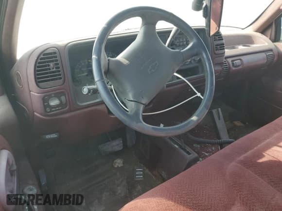 ✅ 1996 Chevrolet Silverado 1500 • VIN: 1GCEK14M2TZ142692 • Лот: 87411355. Опубликован ранее на Copart с пробегом 141 919 миль. Бесплатный доступ к архиву аукционных продаж из США и подробный отчёт об истории автомобиля на DreamBid. Изображение 8.