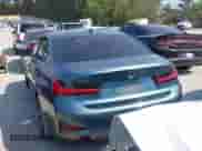2019 BMW 3 Series 330i xDrive z VIN WBA5R7C54KFH02303, wystawiony jako IAAI lot #43261966 z przebiegiem 87 214 mil mil oraz . Historia ofert i sprzedaży dostępna na DreamBid. Obrazek 3.