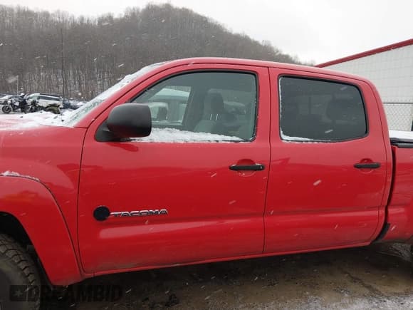 ✅ 2007 Toyota Tacoma • VIN: 5TEMU52N67Z325063 • Lot: 43927726. Listed on IAAI with 198,712 mi. Free auction sales archive from the USA and detailed vehicle history report at DreamBid. Image 14.