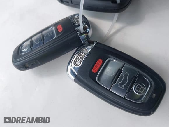 ✅ 2011 Audi A4 Premium Plus • VIN: WAUEFAFL2BN035914 • Lot: 43104502. Listed on IAAI with 81,587 mi. Free auction sales archive from the USA and detailed vehicle history report at DreamBid. Image 11.