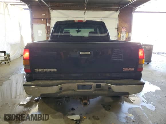 2007 GMC Sierra 1500 SL with VIN 2GTEK13V271168671, listed as a Copart auction lot 49336035 with 224,948 mi miles and Salvage title. Bid and sale history available at DreamBid. Image 6.