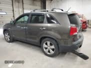 ✅ 2013 Kia Sorento EX • VIN: 5XYKUDA29DG391069 • Лот: 93184295. Опубликован ранее на Copart с пробегом 199 567 миль. Бесплатный доступ к архиву аукционных продаж из США и подробный отчёт об истории автомобиля на DreamBid. Изображение 2.