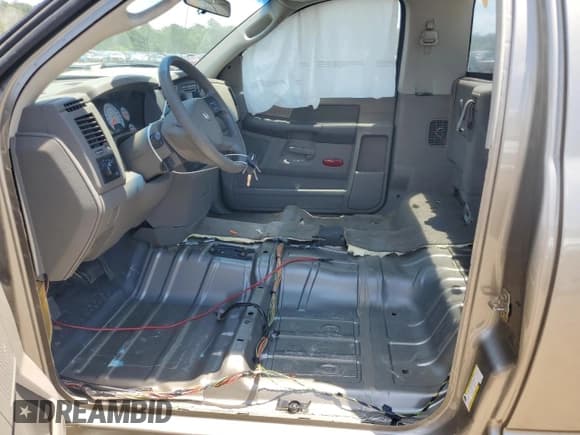 ✅ 2006 Dodge 1500 ST • VIN: 1D7HA16KX6J216283 • Лот: 58496534. Опубликован ранее на Copart с пробегом 157 808 миль. Бесплатный доступ к архиву аукционных продаж из США и подробный отчёт об истории автомобиля на DreamBid. Изображение 7.