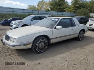 ✅ 1990 Buick Riviera • VIN: 1G4EZ13C7LU400525 • Lot: 71667574. Wystawiony na Copart z przebiegiem 226 125 mil. Bezpłatny archiwum sprzedaży aukcyjnych z USA i szczegółowy raport historii pojazdu na DreamBid. Zdjęcie 1.