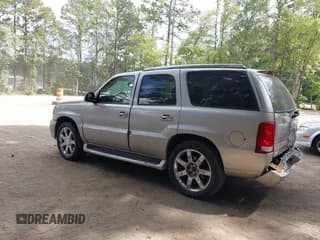 ✅ 2004 Cadillac Escalade • VIN: 1GYEK63NX4R224527 • Lot: 43147793. Wystawiony na IAAI z przebiegiem 210 700 mil. Bezpłatny archiwum sprzedaży aukcyjnych z USA i szczegółowy raport historii pojazdu na DreamBid. Zdjęcie 3.