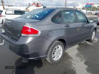 ✅ 2011 Ford Focus SE • VIN: 1FAHP3FN1BW181005 • Lot: 43715124. Wystawiony na IAAI z przebiegiem 168 958 mil. Bezpłatny archiwum sprzedaży aukcyjnych z USA i szczegółowy raport historii pojazdu na DreamBid. Zdjęcie 4.