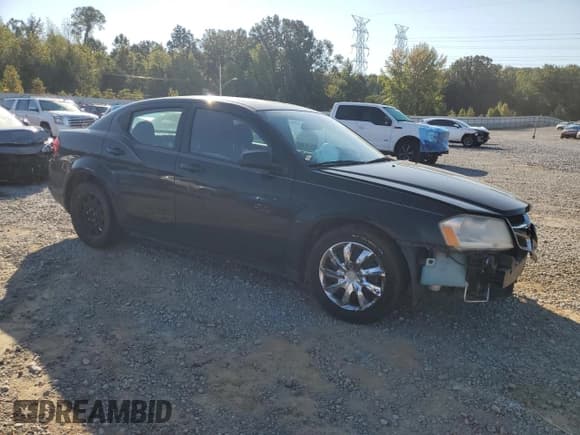 ✅ 2014 Dodge Avenger SE • VIN: 1C3CDZAB9EN126829 • Lot: 86454125. Wystawiony na Copart z przebiegiem 172 205 mil. Bezpłatny archiwum sprzedaży aukcyjnych z USA i szczegółowy raport historii pojazdu na DreamBid. Zdjęcie 4.