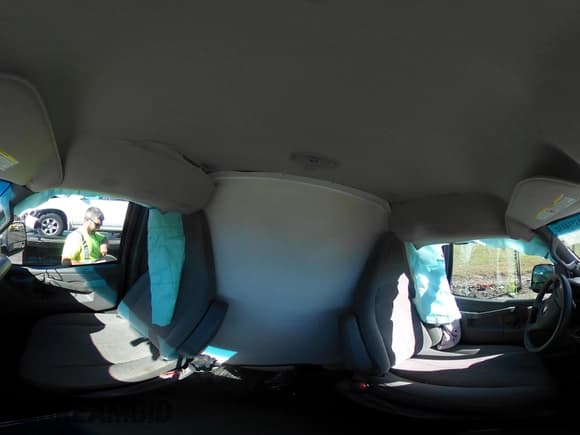 ✅ 2017 Chevrolet Express Cargo • VIN: 1GCWGAFF6H1291990 • Lot: 43514132. Wystawiony na IAAI z przebiegiem 255 669 mil. Bezpłatny archiwum sprzedaży aukcyjnych z USA i szczegółowy raport historii pojazdu na DreamBid. Zdjęcie 23.