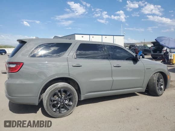 ✅ 2022 Dodge Durango R/T • VIN: 1C4SDJCT8NC208187 • Lot: 63316995. Wystawiony na Copart z przebiegiem 40 762 mil. Bezpłatny archiwum sprzedaży aukcyjnych z USA i szczegółowy raport historii pojazdu na DreamBid. Zdjęcie 3.