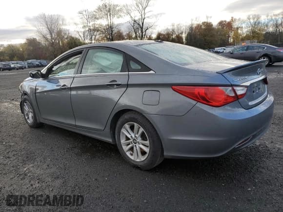 ✅ 2013 Hyundai Sonata GLS • VIN: 5NPEB4AC3DH679349 • Лот: 91008935. Опубликован ранее на Copart с пробегом 95 797 миль. Бесплатный доступ к архиву аукционных продаж из США и подробный отчёт об истории автомобиля на DreamBid. Изображение 2.