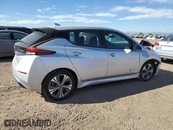 ✅ 2018 Nissan LEAF SV • VIN: 1N4AZ1CP2JC311489 • Lot: 71729875. Wystawiony na Copart z przebiegiem 57 189 mil. Bezpłatny archiwum sprzedaży aukcyjnych z USA i szczegółowy raport historii pojazdu na DreamBid. Zdjęcie 3.