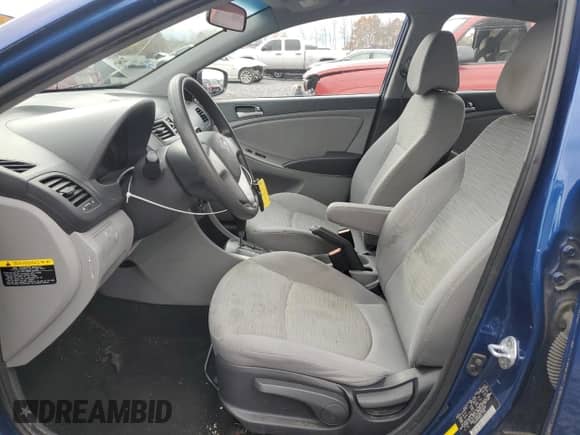 2016 Hyundai Accent SE с VIN KMHCT4AE2GU963566, выставлен на аукционе Copart как лот 89723705 с пробегом 82 530 миль миль и Списание • Salvage title. История ставок и продаж доступна на DreamBid. Изображение 7.