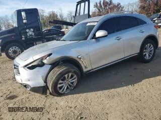 ✅ 2015 Infiniti QX70 • VIN: JN8CS1MW9FM482016 • Lot: 91623355. Wystawiony na Copart z przebiegiem 126 685 mil. Bezpłatny archiwum sprzedaży aukcyjnych z USA i szczegółowy raport historii pojazdu na DreamBid. Zdjęcie 1.