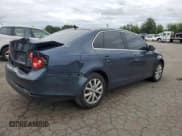 ✅ 2010 Volkswagen Jetta SE • VIN: 3VWRZ7AJ1AM044260 • Lot: 59328095. Wystawiony na Copart z przebiegiem 193 213 mil. Bezpłatny archiwum sprzedaży aukcyjnych z USA i szczegółowy raport historii pojazdu na DreamBid. Zdjęcie 3.