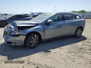 ✅ 2017 Volvo V60 Premier • VIN: YV140MEK0H1368262 • Лот: 54734263. Опубликован ранее на Copart с пробегом Не указан. Бесплатный доступ к архиву аукционных продаж из США и подробный отчёт об истории автомобиля на DreamBid. Изображение 1.