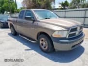 ✅ 2009 Dodge 1500 SLT • VIN: 1D3HB18P89S732311 • Lot: 56957255. Wystawiony na Copart z przebiegiem 313 847 mil. Bezpłatny archiwum sprzedaży aukcyjnych z USA i szczegółowy raport historii pojazdu na DreamBid. Zdjęcie 4.
