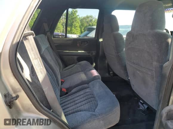 2000 Chevrolet Blazer LS с VIN 1GNCS13W7Y2376702, выставлен на аукционе Copart как лот 52489605 с пробегом 137 692 миль миль и Списание • Salvage title. История ставок и продаж доступна на DreamBid. Изображение 10.