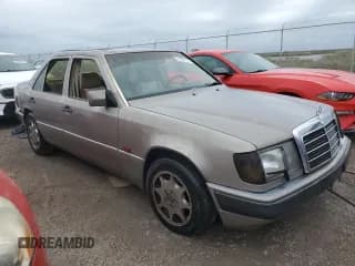 ✅ 1993 Mercedes-Benz 400 E • VIN: WDBEA34EXPB944380 • Лот: 73791114. Опубликован ранее на Copart с пробегом 143 014 миль. Бесплатный доступ к архиву аукционных продаж из США и подробный отчёт об истории автомобиля на DreamBid. Изображение 4.