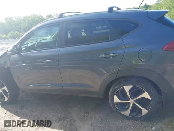 2016 Hyundai Tucson Sport with VIN KM8J3CA26GU208508, listed as a IAAI auction lot 42309929 with 92,406 mi miles and . Bid and sale history available at DreamBid. Image 14.