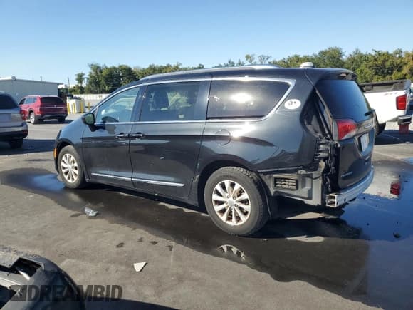 ✅ 2018 Chrysler Pacifica Touring L • VIN: 2C4RC1BG8JR317899 • Lot: 92301315. Wystawiony na Copart z przebiegiem 74 670 mil. Bezpłatny archiwum sprzedaży aukcyjnych z USA i szczegółowy raport historii pojazdu na DreamBid. Zdjęcie 2.
