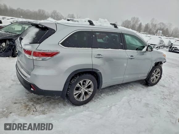 ✅ 2015 Toyota Highlander XLE • VIN: 5TDJKRFH5FS093880 • Lot: 95603145. Wystawiony na Copart z przebiegiem 169 762 mil. Bezpłatny archiwum sprzedaży aukcyjnych z USA i szczegółowy raport historii pojazdu na DreamBid. Zdjęcie 3.