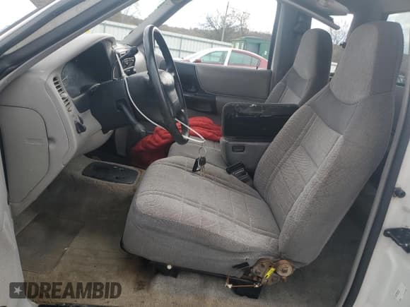 ✅ 1997 Ford Ranger XL • VIN: 1FTCR14U8VPB56341 • Лот: 92088775. Опубликован ранее на Copart с пробегом 151 203 миль. Бесплатный доступ к архиву аукционных продаж из США и подробный отчёт об истории автомобиля на DreamBid. Изображение 7.