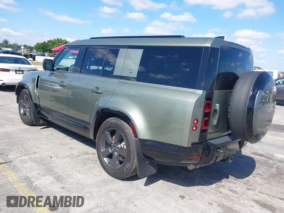 ✅ 2024 Land Rover Defender X-Dynamic SE • VIN: SALE2FEU8R2320398 • Lot: 41513491. Wystawiony na IAAI z przebiegiem 9 082 mil. Bezpłatny archiwum sprzedaży aukcyjnych z USA i szczegółowy raport historii pojazdu na DreamBid. Zdjęcie 3.