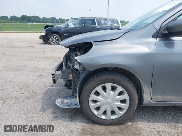 ✅ 2016 Nissan Versa SV • VIN: 3N1CN7APXGL877632 • Lot: 42893647. Wystawiony na IAAI z przebiegiem 139 139 mil. Bezpłatny archiwum sprzedaży aukcyjnych z USA i szczegółowy raport historii pojazdu na DreamBid. Zdjęcie 6.