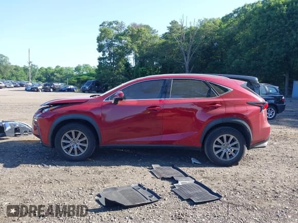 ✅ 2018 Lexus NX 300 • VIN: JTJYARBZ2J2090870 • Lot: 42544623. Wystawiony na IAAI z przebiegiem 68 576 mil. Bezpłatny archiwum sprzedaży aukcyjnych z USA i szczegółowy raport historii pojazdu na DreamBid. Zdjęcie 14.