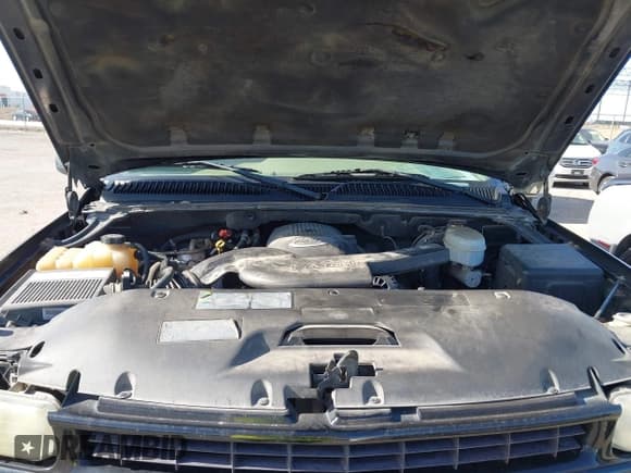 ✅ 2003 Chevrolet Suburban Z71 • VIN: 3GNFK16Z73G327275 • Lot: 42271570. Wystawiony na IAAI z przebiegiem 290 385 mil. Bezpłatny archiwum sprzedaży aukcyjnych z USA i szczegółowy raport historii pojazdu na DreamBid. Zdjęcie 10.