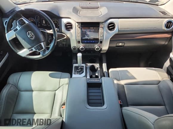 ✅ 2019 Toyota Tundra SR • VIN: 5TFBY5F14KX811289 • Лот: 81251995. Опубликован ранее на Copart с пробегом 83 245 миль. Бесплатный доступ к архиву аукционных продаж из США и подробный отчёт об истории автомобиля на DreamBid. Изображение 8.