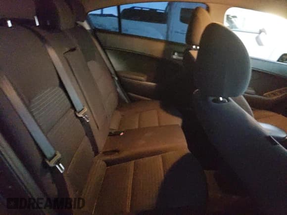 ✅ 2018 Kia Forte LX • VIN: 3KPFL4A79JE164182 • Лот: 81818045. Опубликован ранее на Copart с пробегом 139 143 миль. Бесплатный доступ к архиву аукционных продаж из США и подробный отчёт об истории автомобиля на DreamBid. Изображение 10.