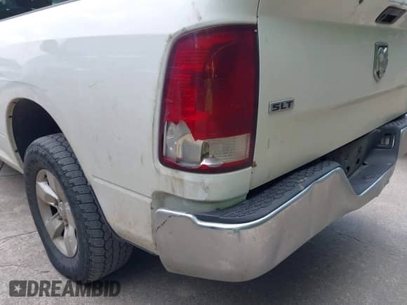 2019 Ram 1500 Big Horn z VIN 1C6RR6TT1KS593811, wystawiony jako IAAI lot #42006658 z przebiegiem 169 121 mil mil oraz . Historia ofert i sprzedaży dostępna na DreamBid. Obrazek 21.