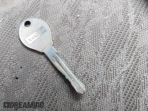 ✅ 2000 Subaru Forester L • VIN: JF1SF6352YG700290 • Лот: 42523115. Опубликован ранее на IAAI с пробегом 209 151 миль. Бесплатный доступ к архиву аукционных продаж из США и подробный отчёт об истории автомобиля на DreamBid. Изображение 11.