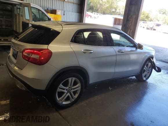 ✅ 2020 Mercedes-Benz GLA 250 • VIN: WDCTG4GB2LU024024 • Lot: 84614855. Wystawiony na Copart z przebiegiem 65 442 mil. Bezpłatny archiwum sprzedaży aukcyjnych z USA i szczegółowy raport historii pojazdu na DreamBid. Zdjęcie 3.