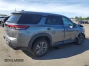 ✅ 2024 Nissan Pathfinder S • VIN: 5N1DR3AC3RC288685 • Lot: 68927125. Wystawiony na Copart z przebiegiem 16 213 mil. Bezpłatny archiwum sprzedaży aukcyjnych z USA i szczegółowy raport historii pojazdu na DreamBid. Zdjęcie 3.