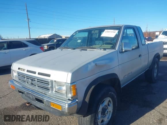 ✅ 1992 Nissan Frontier SE • VIN: 1N6HD16Y8NC358458 • Lot: 43857210. Wystawiony na IAAI z przebiegiem 226 678 mil. Bezpłatny archiwum sprzedaży aukcyjnych z USA i szczegółowy raport historii pojazdu na DreamBid. Zdjęcie 6.