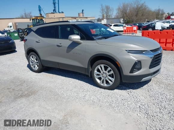 ✅ 2021 Chevrolet Blazer LT • VIN: 3GNKBDR47MS560250 • Лот: 41863483. Опубликован ранее на IAAI с пробегом 69 207 миль. Бесплатный доступ к архиву аукционных продаж из США и подробный отчёт об истории автомобиля на DreamBid. Изображение 1.