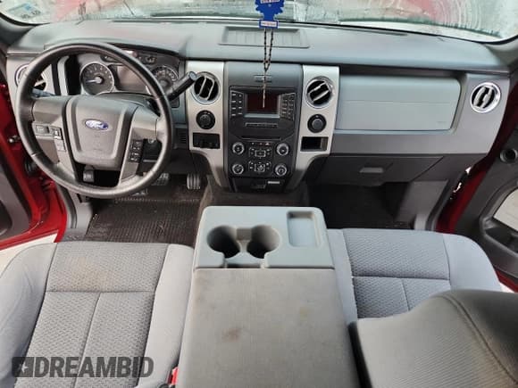 ✅ 2014 Ford F-150 XLT • VIN: 1FTFW1CT9EKE29296 • Lot: 82498695. Wystawiony na Copart z przebiegiem Nie podano. Bezpłatny archiwum sprzedaży aukcyjnych z USA i szczegółowy raport historii pojazdu na DreamBid. Zdjęcie 8.