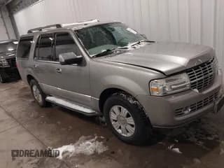 ✅ 2008 Lincoln Navigator • VIN: 5LMFU285X8LJ12365 • Lot: 43915529. Listed on IAAI with 176,781 mi. Free auction sales archive from the USA and detailed vehicle history report at DreamBid. Image 1.