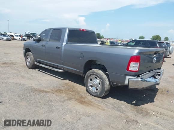 ✅ 2022 Ram 2500 Tradesman • VIN: 3C6UR5HJ2NG111757 • Lot: 41537105. Wystawiony na IAAI z przebiegiem 64 589 mil. Bezpłatny archiwum sprzedaży aukcyjnych z USA i szczegółowy raport historii pojazdu na DreamBid. Zdjęcie 3.
