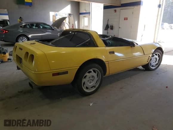 1991 Chevrolet Corvette with VIN 1G1YY2384M5114478, listed as a Copart auction lot 43314585 with Not provided miles and Salvage title. Bid and sale history available at DreamBid. Image 3.