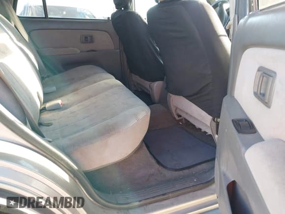 ✅ 2002 Toyota 4Runner SR5 • VIN: JT3GN86R620220013 • Lot: 43613005. Listed on IAAI with 310,021 mi. Free auction sales archive from the USA and detailed vehicle history report at DreamBid. Image 8.