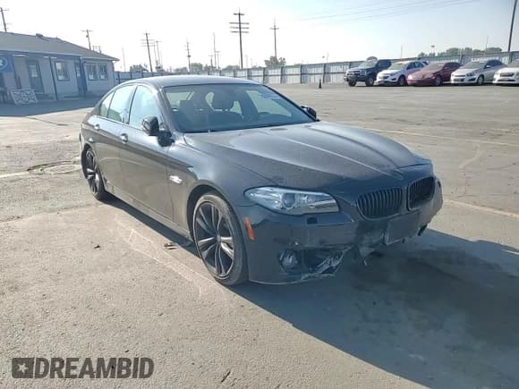 ✅ 2016 BMW 5 Series 528i xDrive • VIN: WBA5A7C51GG644009 • Lot: 82069235. Wystawiony na Copart z przebiegiem 87 726 mil. Bezpłatny archiwum sprzedaży aukcyjnych z USA i szczegółowy raport historii pojazdu na DreamBid. Zdjęcie 13.