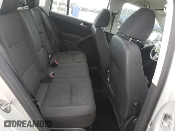 ✅ 2013 Volkswagen Tiguan S • VIN: WVGBV3AX0DW580839 • Lot: 91923325. Listed on Copart with 171,206 mi. Free auction sales archive from the USA and detailed vehicle history report at DreamBid. Image 11.