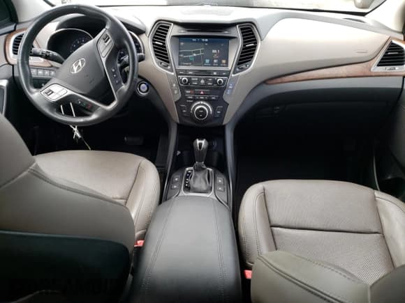 ✅ 2018 Hyundai Santa Fe 2.4L • VIN: 5NMZU3LB2JH069171 • Лот: 67220323. Опубликован ранее на Copart с пробегом 41 400 миль. Бесплатный доступ к архиву аукционных продаж из США и подробный отчёт об истории автомобиля на DreamBid. Изображение 8.