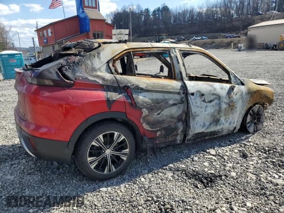 ✅ 2022 Mitsubishi Eclipse Cross SE • VIN: JA4ATWAAXNZ000686 • Lot: 50712045. Wystawiony na Copart z przebiegiem Nie podano. Bezpłatny archiwum sprzedaży aukcyjnych z USA i szczegółowy raport historii pojazdu na DreamBid. Zdjęcie 3.